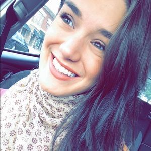 Meet your Posher, Lauren